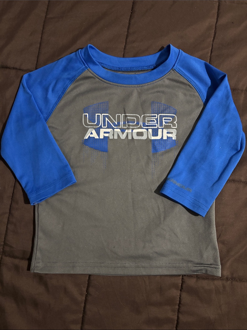 Under Armour Boys' Gray & Blue Raglan Long Sleeve Performance Tee
